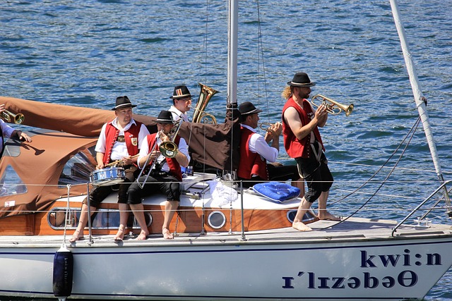 在赛场上展 在赛场上展